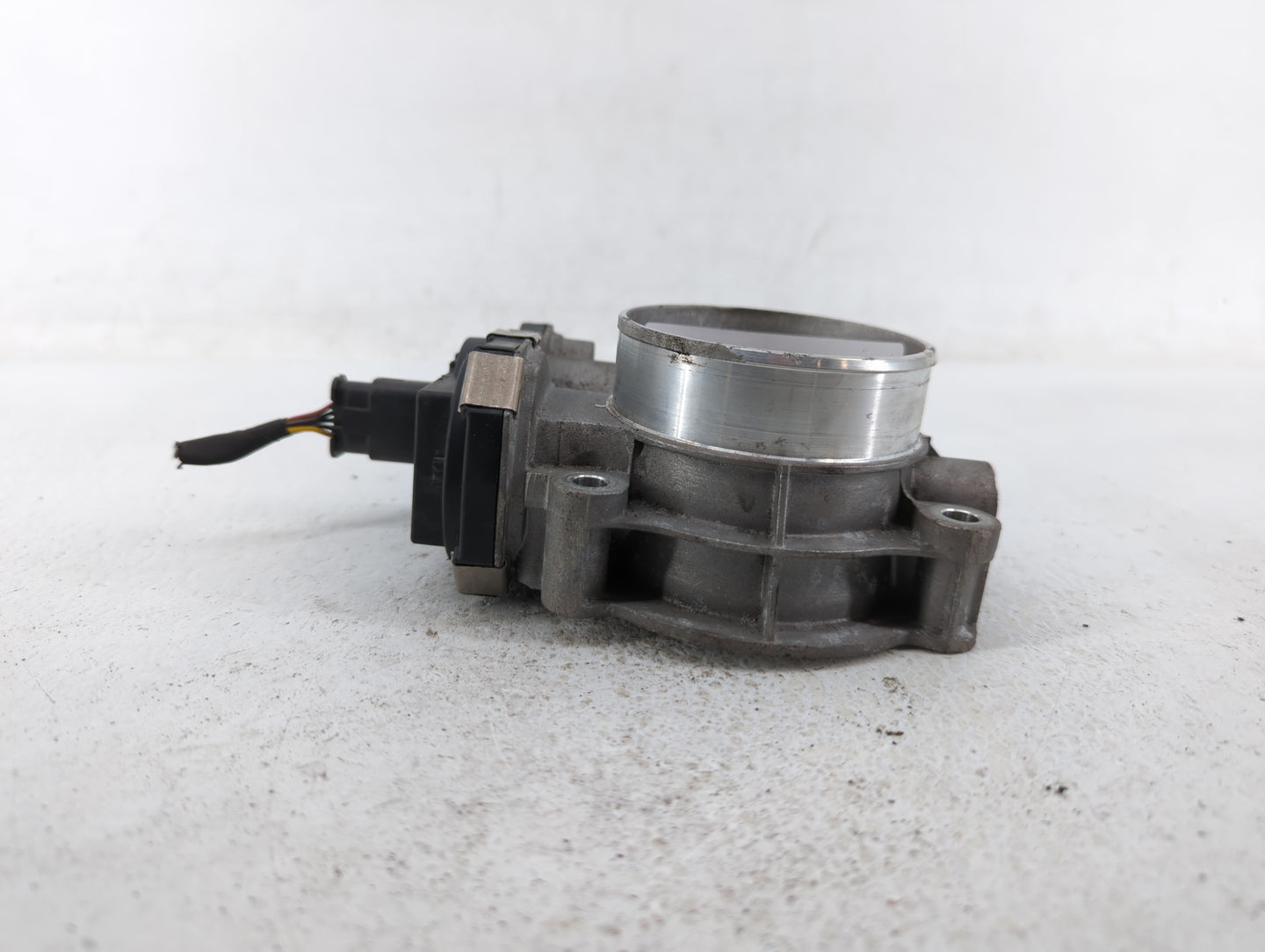 2017-2022 Chevrolet Colorado Throttle Body P/N:12671014 12648414 Fits Fits 2016 2017 2018 2019 2020 2021 2022 OEM Used Auto 
