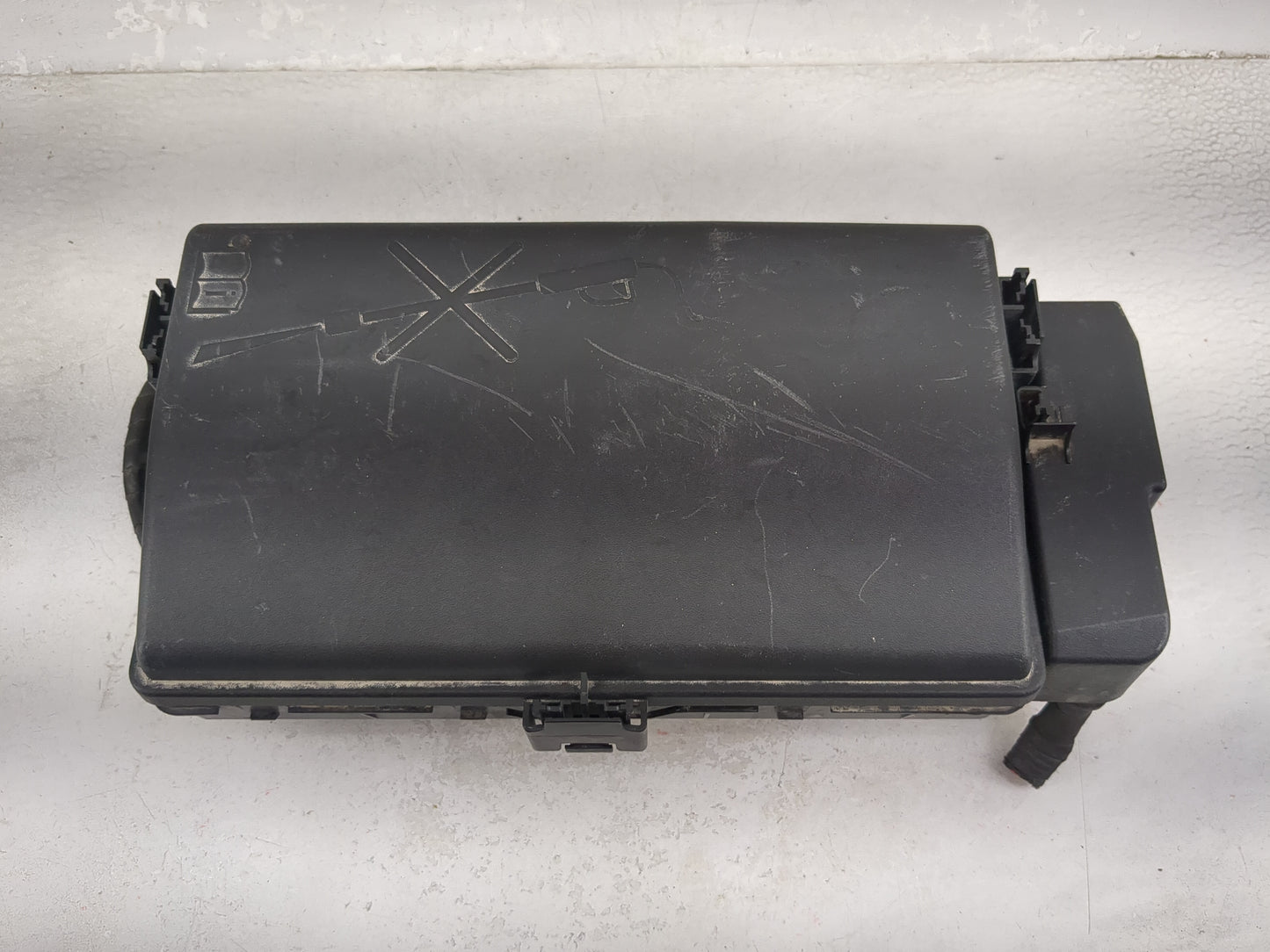 2015-2019 Chevrolet Colorado Fusebox Fuse Box Panel Relay Module P/N:13500127 13500128, 13500113 Fits Fits 2015 2016 2017 20