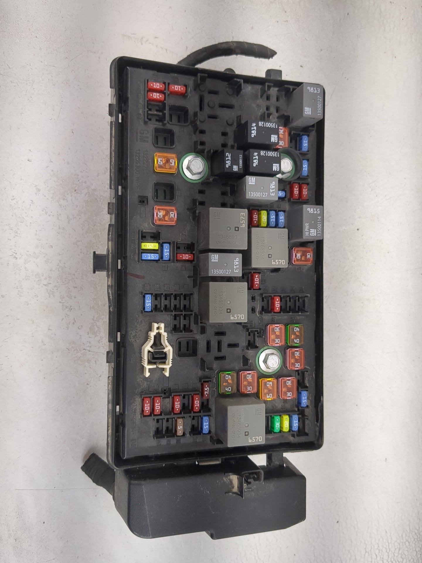 2015-2019 Chevrolet Colorado Fusebox Fuse Box Panel Relay Module P/N:13500127 13500128, 13500113 Fits Fits 2015 2016 2017 20