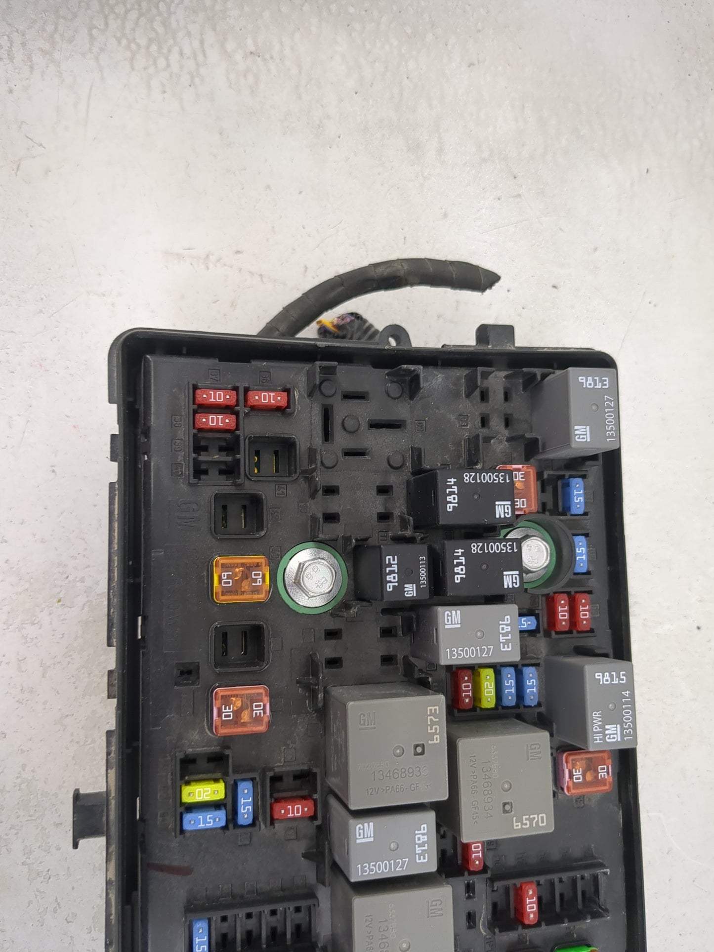 2015-2019 Chevrolet Colorado Fusebox Fuse Box Panel Relay Module P/N:13500127 13500128, 13500113 Fits Fits 2015 2016 2017 20