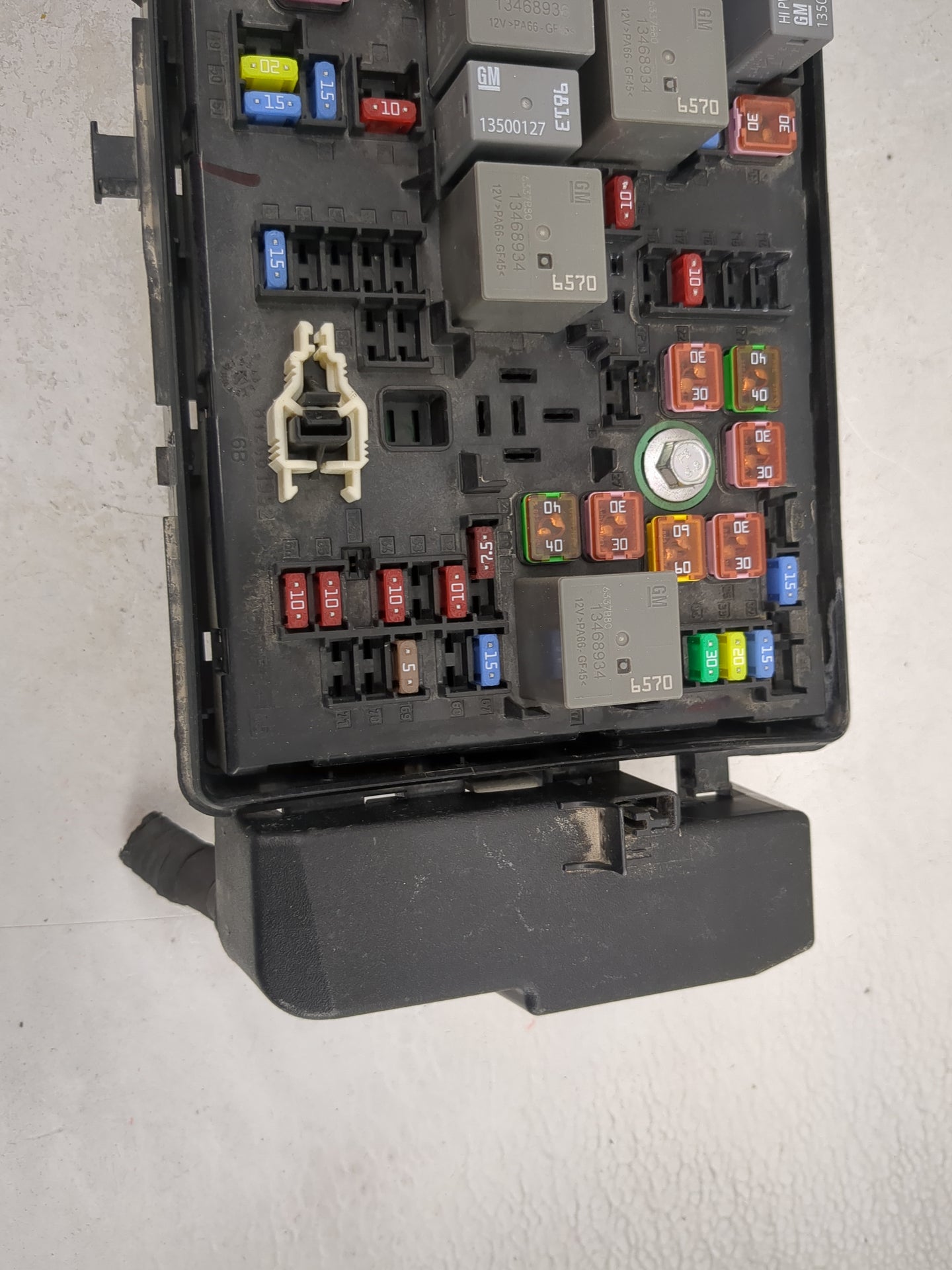 2015-2019 Chevrolet Colorado Fusebox Fuse Box Panel Relay Module P/N:13500127 13500128, 13500113 Fits Fits 2015 2016 2017 20