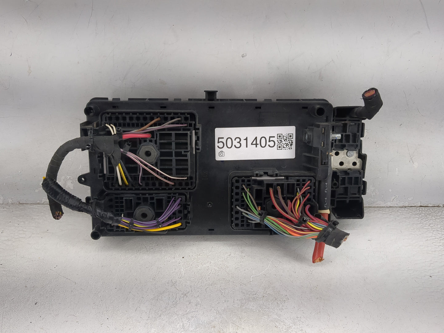 2015-2019 Chevrolet Colorado Fusebox Fuse Box Panel Relay Module P/N:13500127 13500128, 13500113 Fits Fits 2015 2016 2017 20