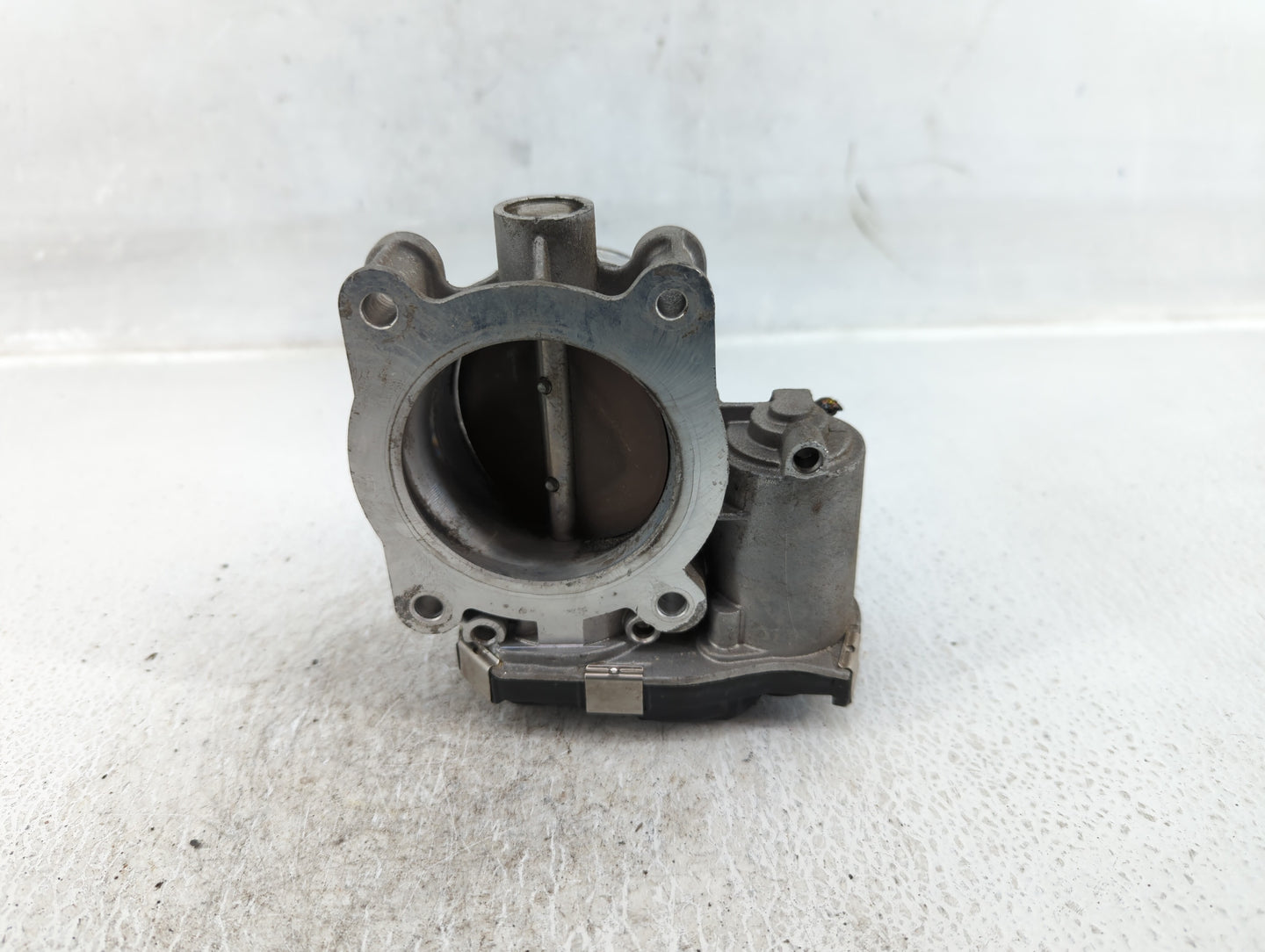 2016-2022 Chevrolet Colorado Throttle Body Fits Fits 2016 2017 2018 2019 2020 2021 2022 OEM Used Auto Parts - Oemusedautopar