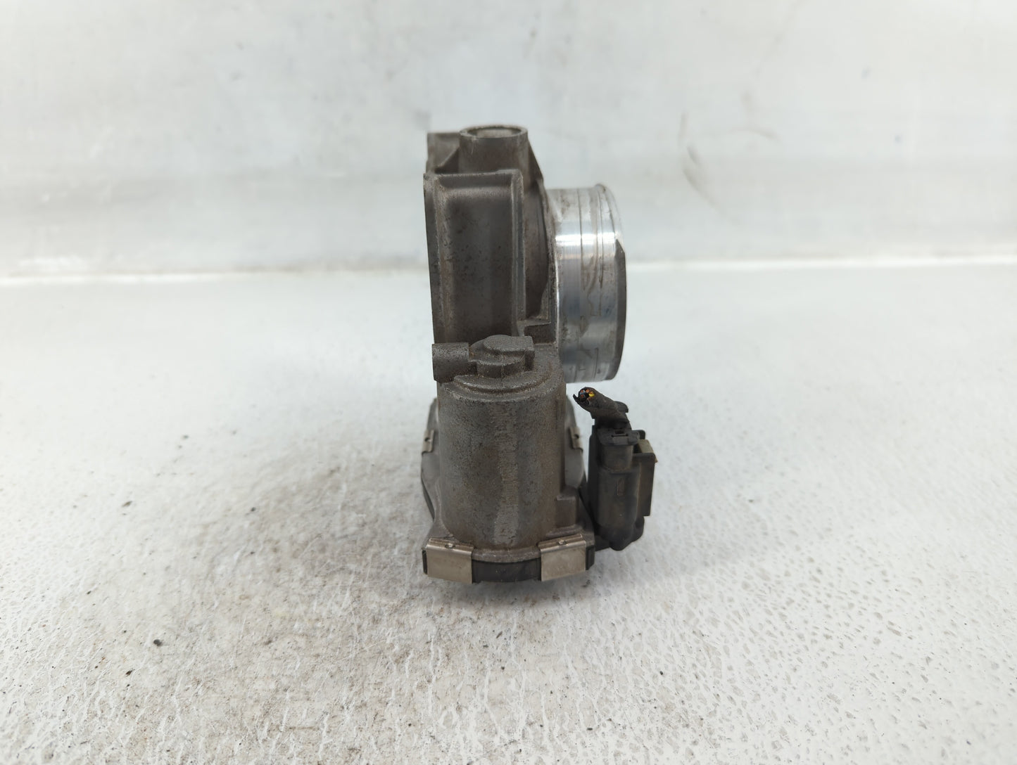 2016-2022 Chevrolet Colorado Throttle Body Fits Fits 2016 2017 2018 2019 2020 2021 2022 OEM Used Auto Parts - Oemusedautopar