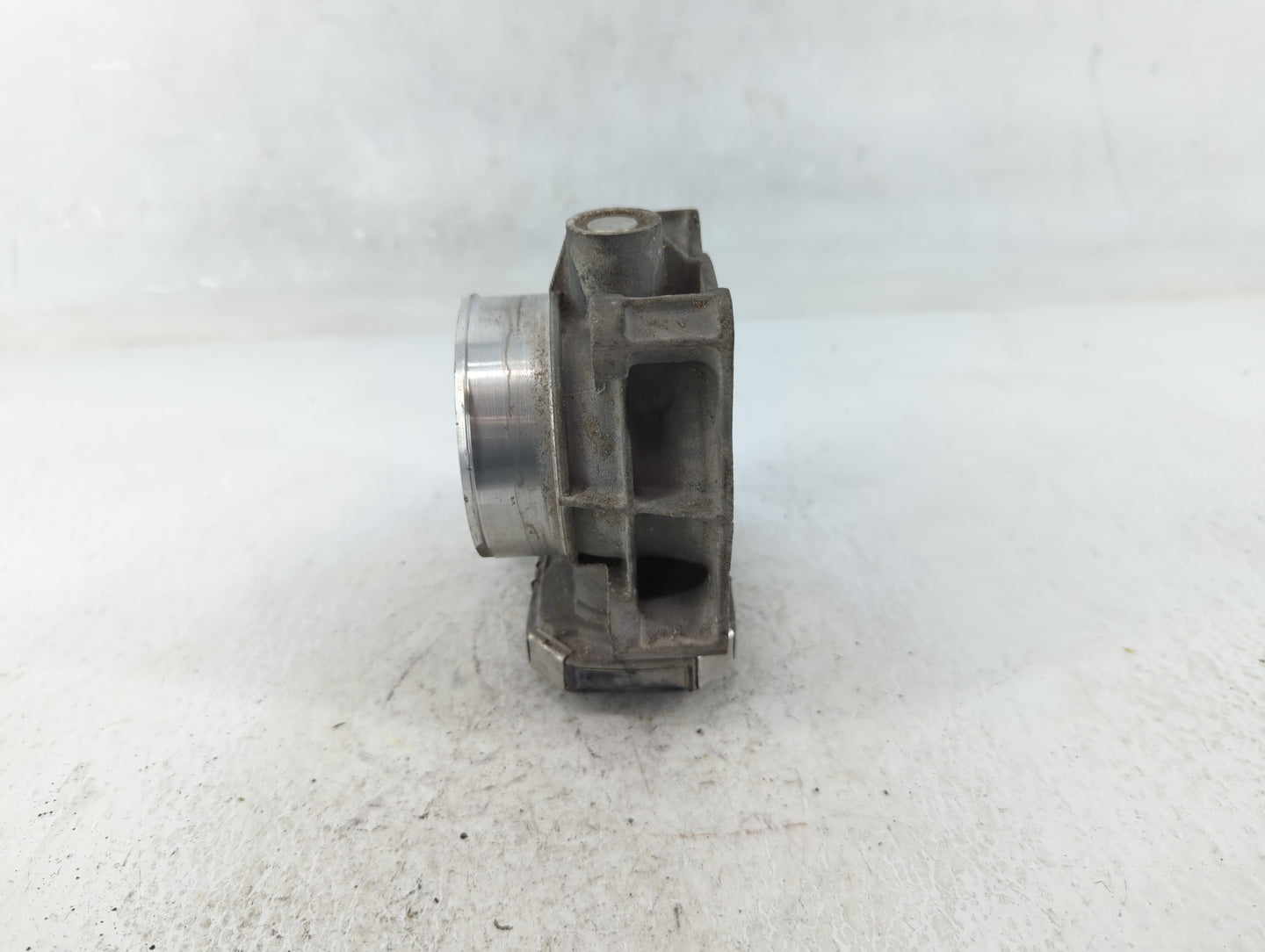 2016-2022 Chevrolet Colorado Throttle Body P/N:12670839AA Fits Fits 2016 2017 2018 2019 2020 2021 2022 OEM Used Auto Parts -