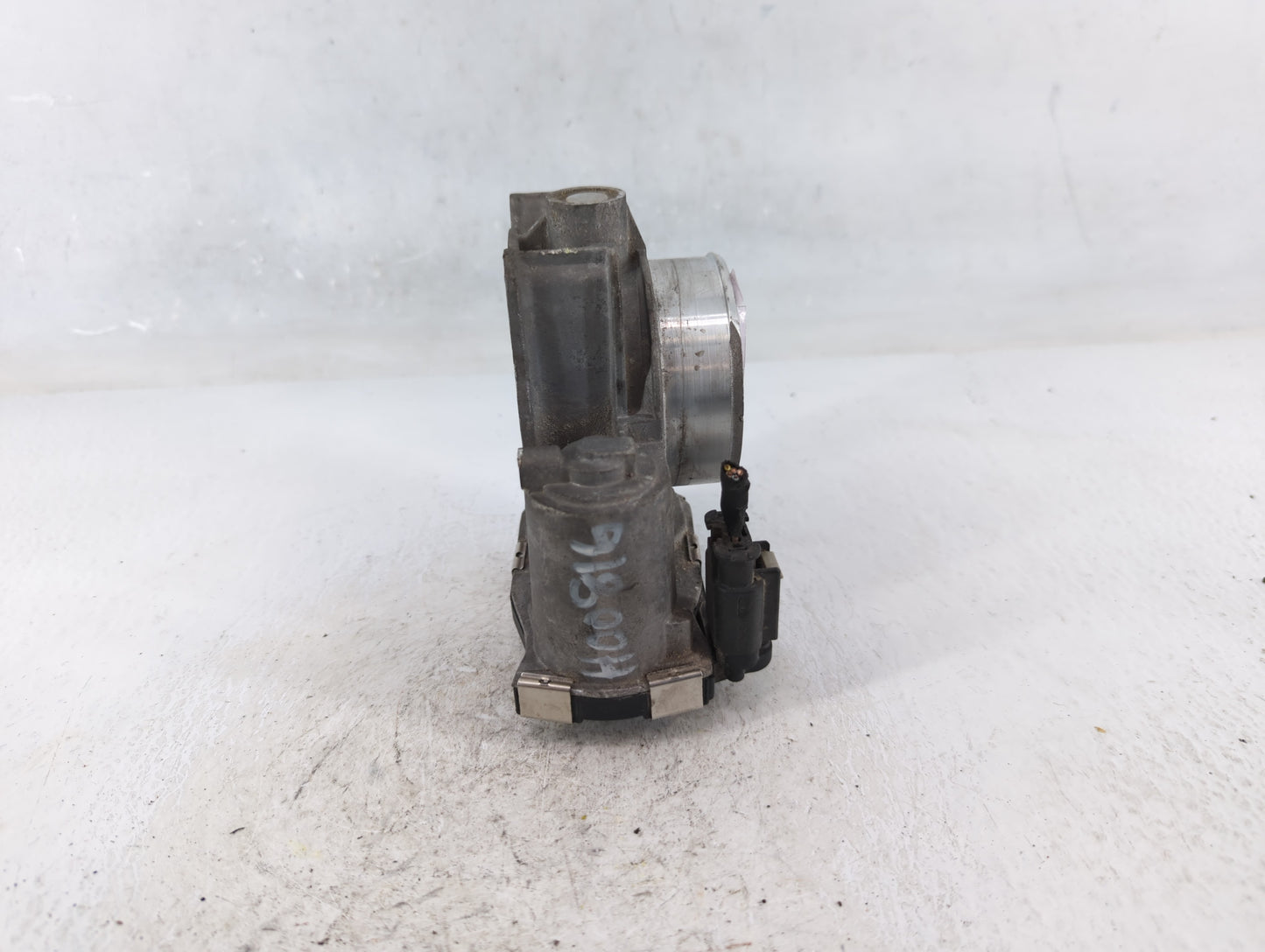 2016-2022 Chevrolet Colorado Throttle Body P/N:12670839AA Fits Fits 2016 2017 2018 2019 2020 2021 2022 OEM Used Auto Parts -