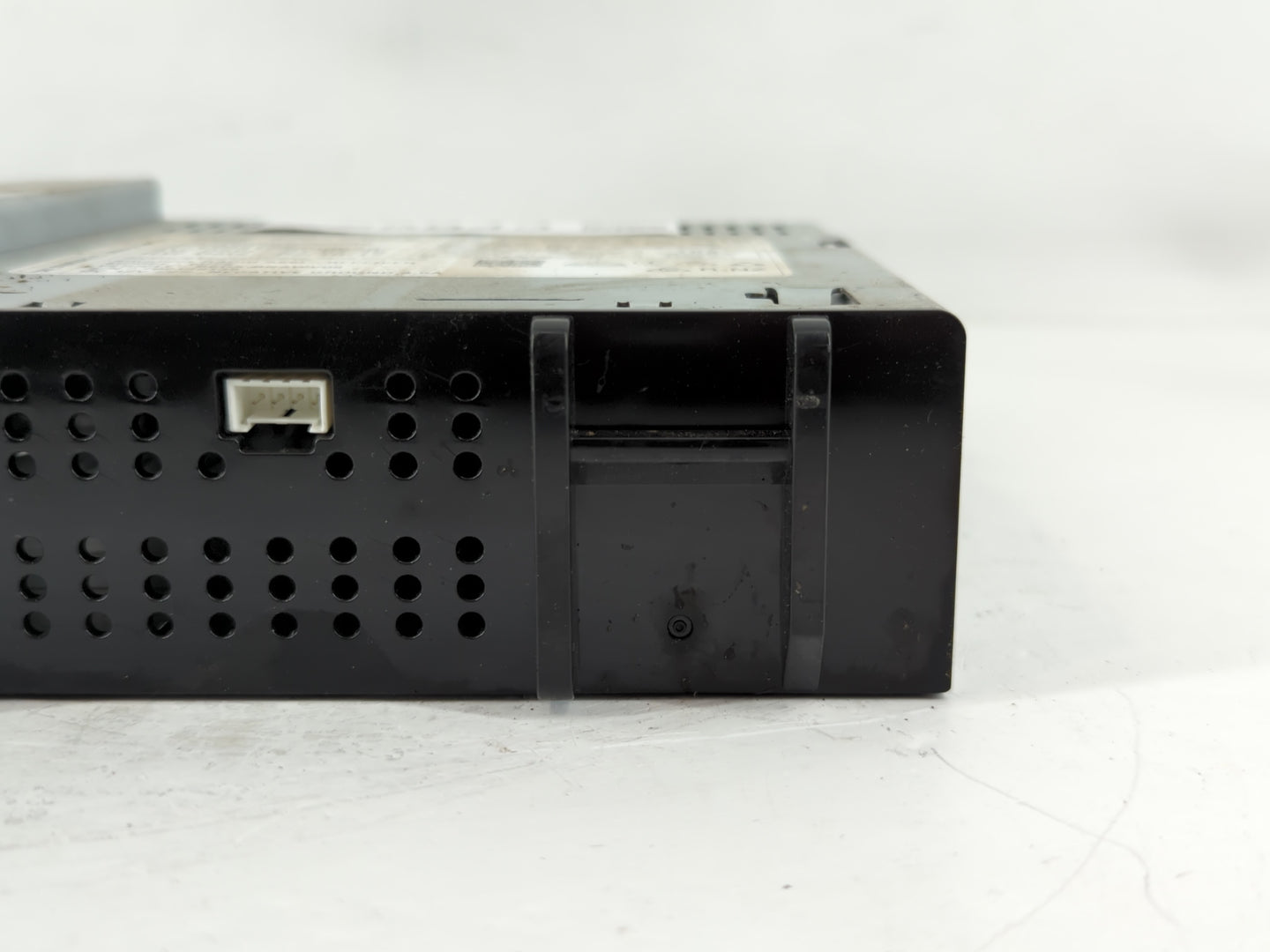 2017-2019 Chevrolet Colorado Am Fm Cd Player Radio Receiver - Oemusedautoparts1.com