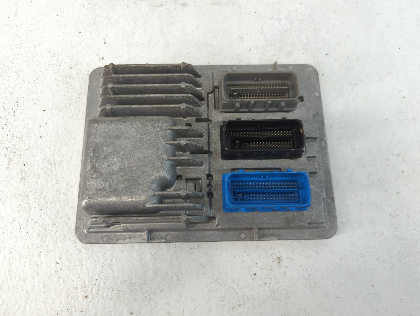 2017-2019 Chevrolet Cruze PCM Engine Control Computer ECU ECM PCU OEM P/N:12677677 Fits Fits 2017 2018 2019 2020 2021 2022 O