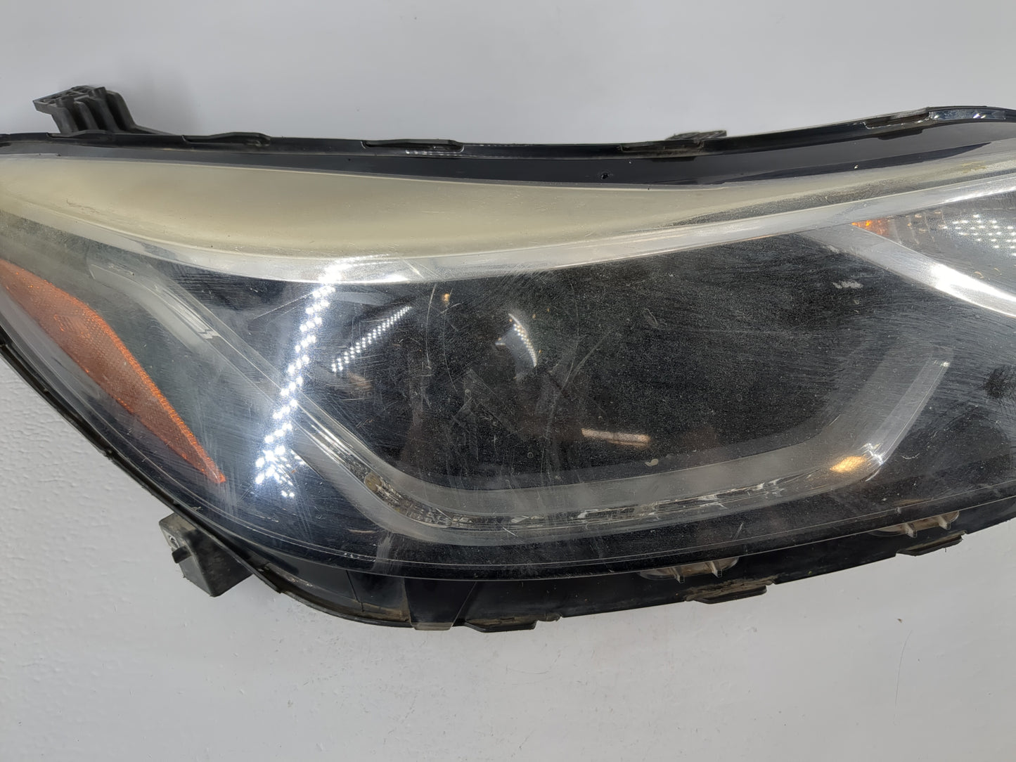 2016-2019 Chevrolet Cruze Passenger Right Oem Head Light Headlight Lamp - Oemusedautoparts1.com