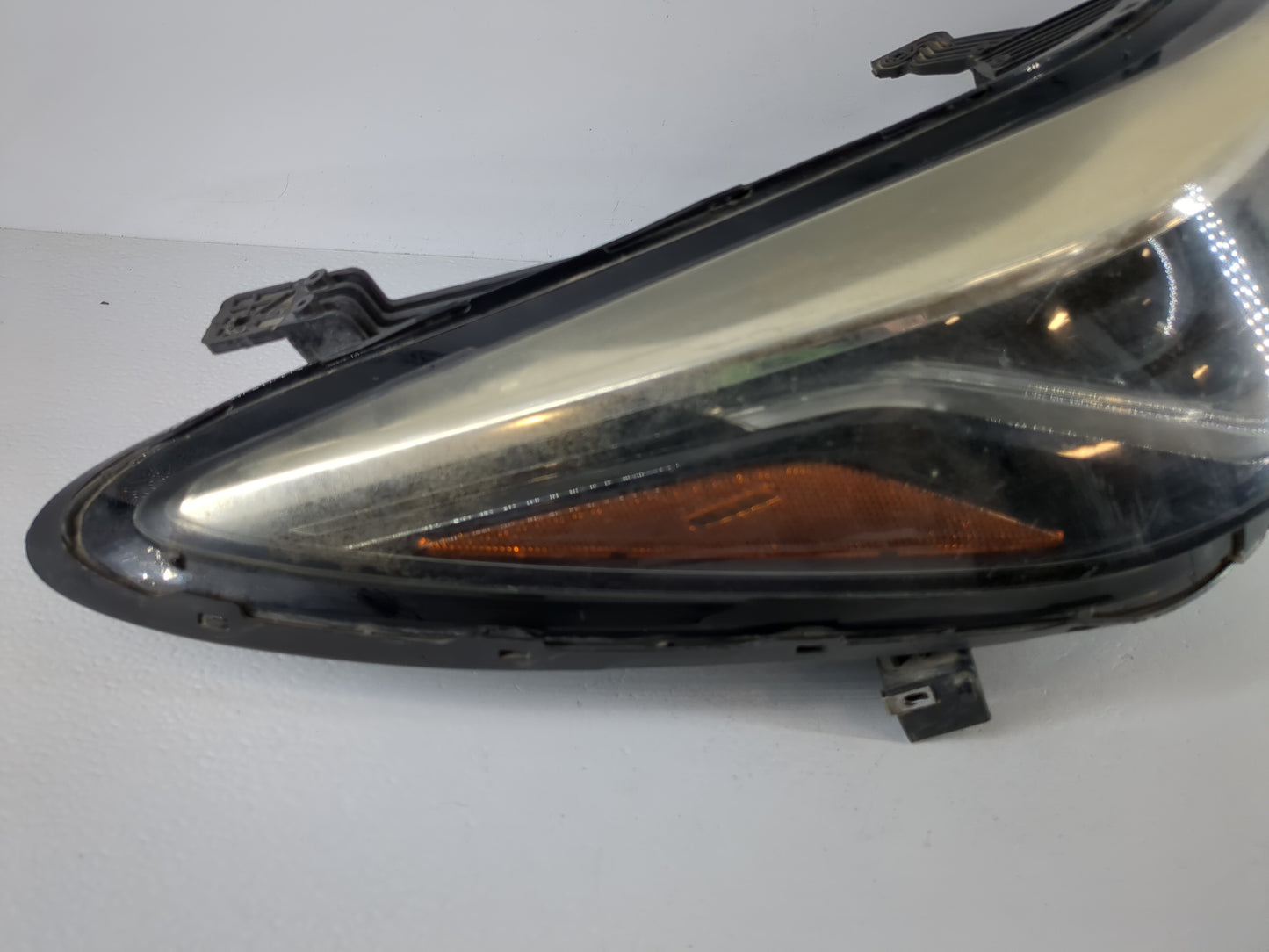 2016-2019 Chevrolet Cruze Passenger Right Oem Head Light Headlight Lamp - Oemusedautoparts1.com