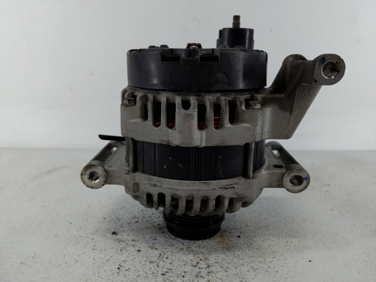 2016-2019 Chevrolet Cruze Alternator Replacement Generator Charging Assembly Engine OEM P/N:13515942 Fits Fits 2016 2017 201