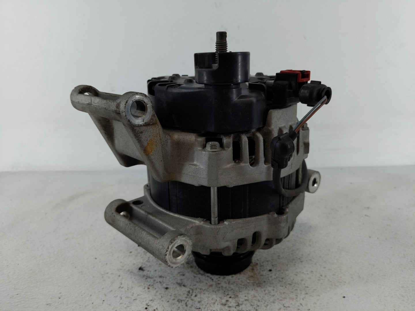 2016-2019 Chevrolet Cruze Alternator Replacement Generator Charging Assembly Engine OEM P/N:13515942 Fits Fits 2016 2017 201
