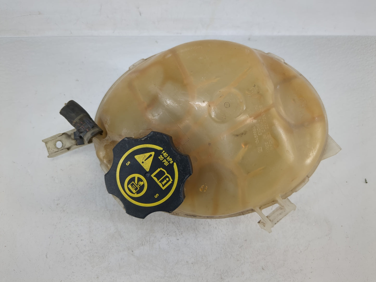 Chevrolet Cruze Windshield Washer Fluid Reservoir Bottle Oem - Oemusedautoparts1.com