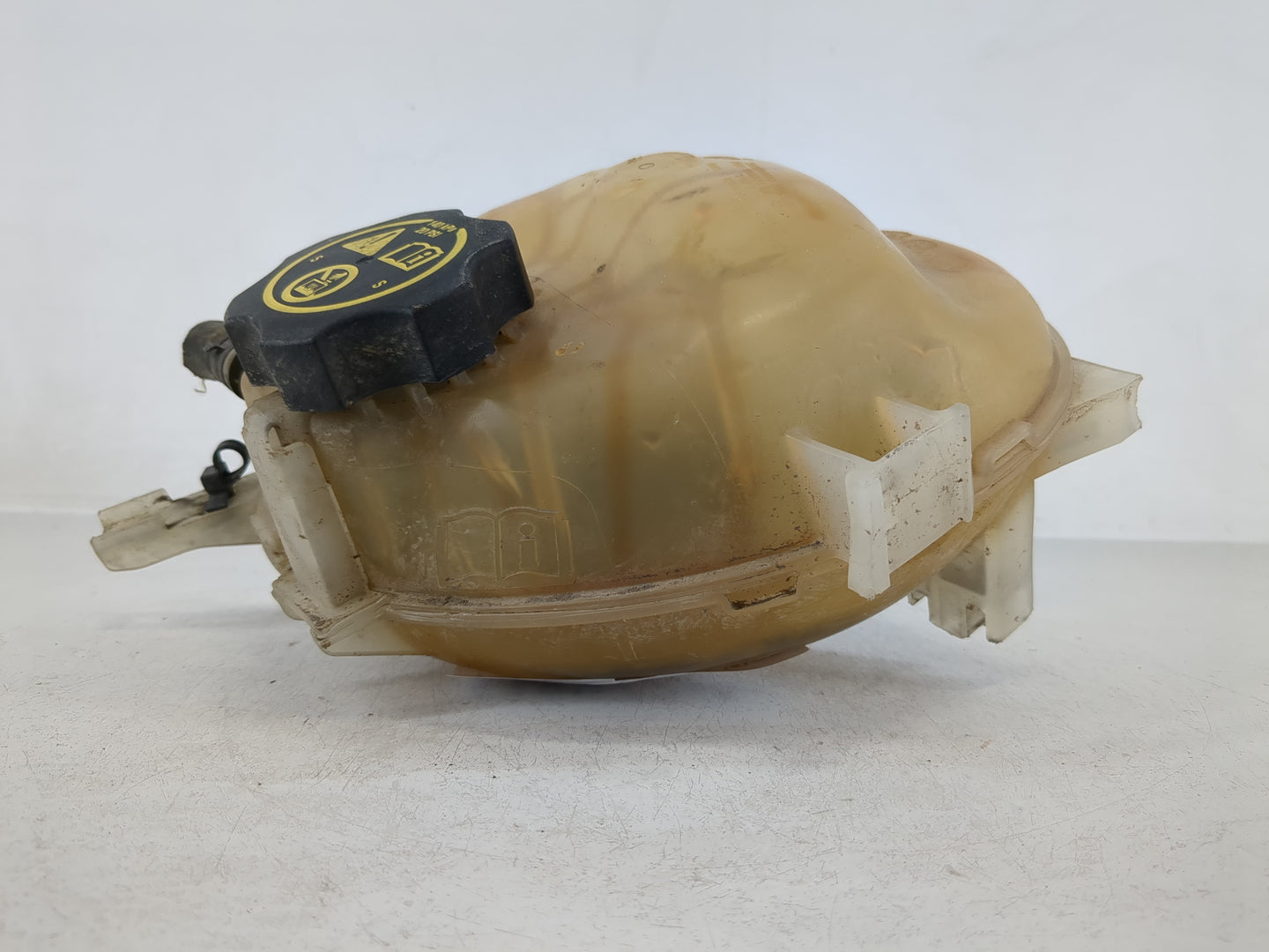 Chevrolet Cruze Windshield Washer Fluid Reservoir Bottle Oem - Oemusedautoparts1.com