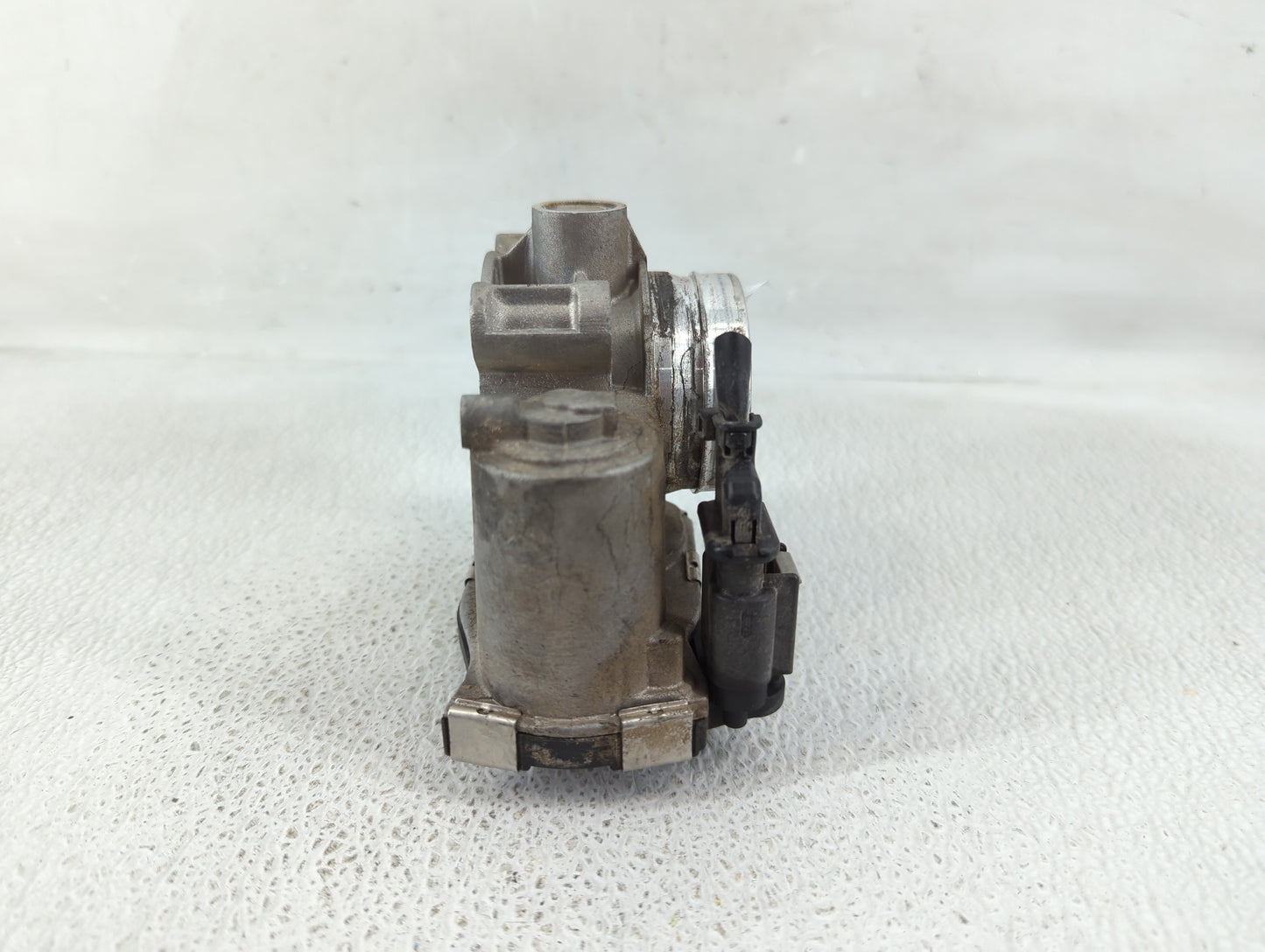 2017-2019 Chevrolet Cruze Throttle Body P/N:12671379AA Fits Fits 2016 2017 2018 2019 2020 2021 2022 OEM Used Auto Parts - Oe