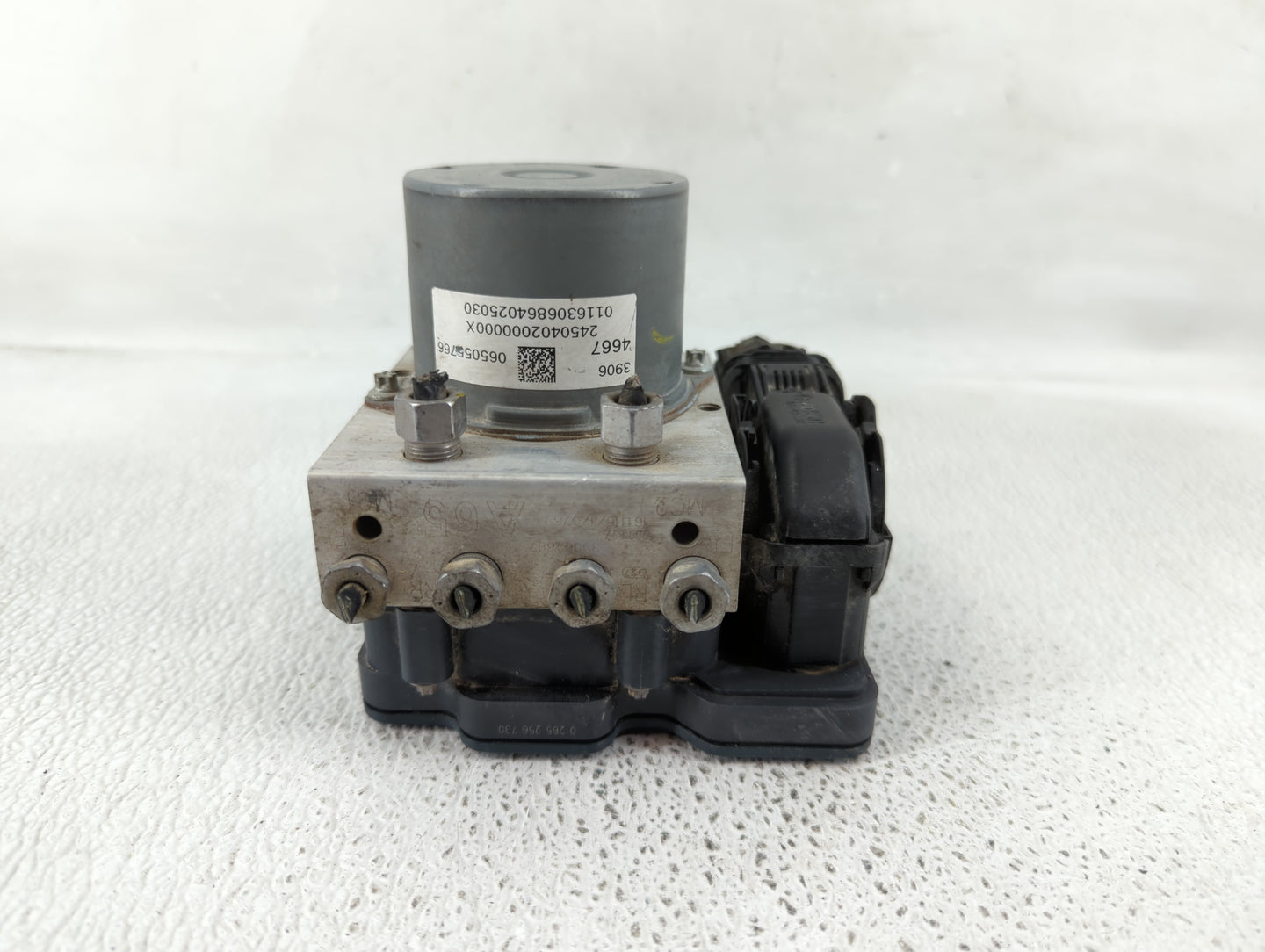 2017 Chevrolet Cruze ABS Pump Control Module Replacement P/N:39064667 Fits OEM Used Auto Parts - Oemusedautoparts1.com