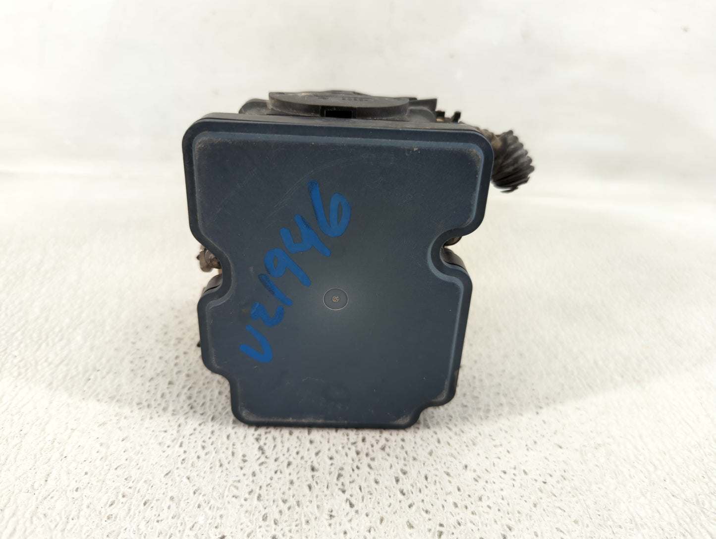2017 Chevrolet Cruze ABS Pump Control Module Replacement P/N:39064667 Fits OEM Used Auto Parts - Oemusedautoparts1.com