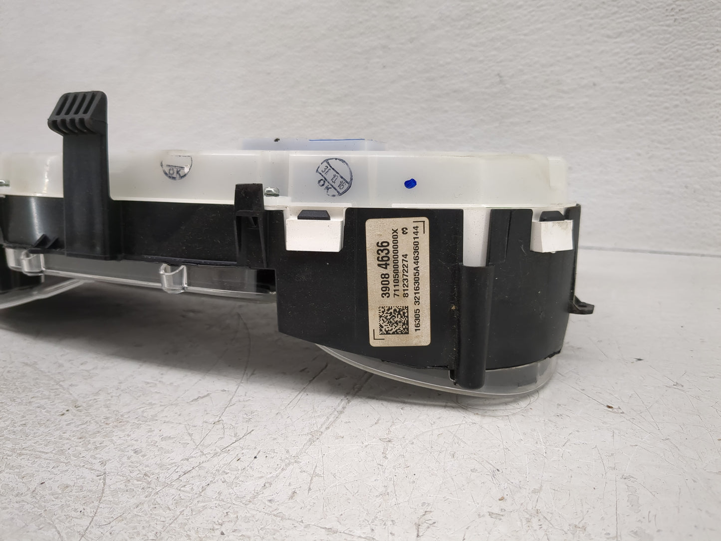 2018 Chevrolet Cruze Instrument Cluster Speedometer Gauges P/N:39084636 Fits OEM Used Auto Parts - Oemusedautoparts1.com