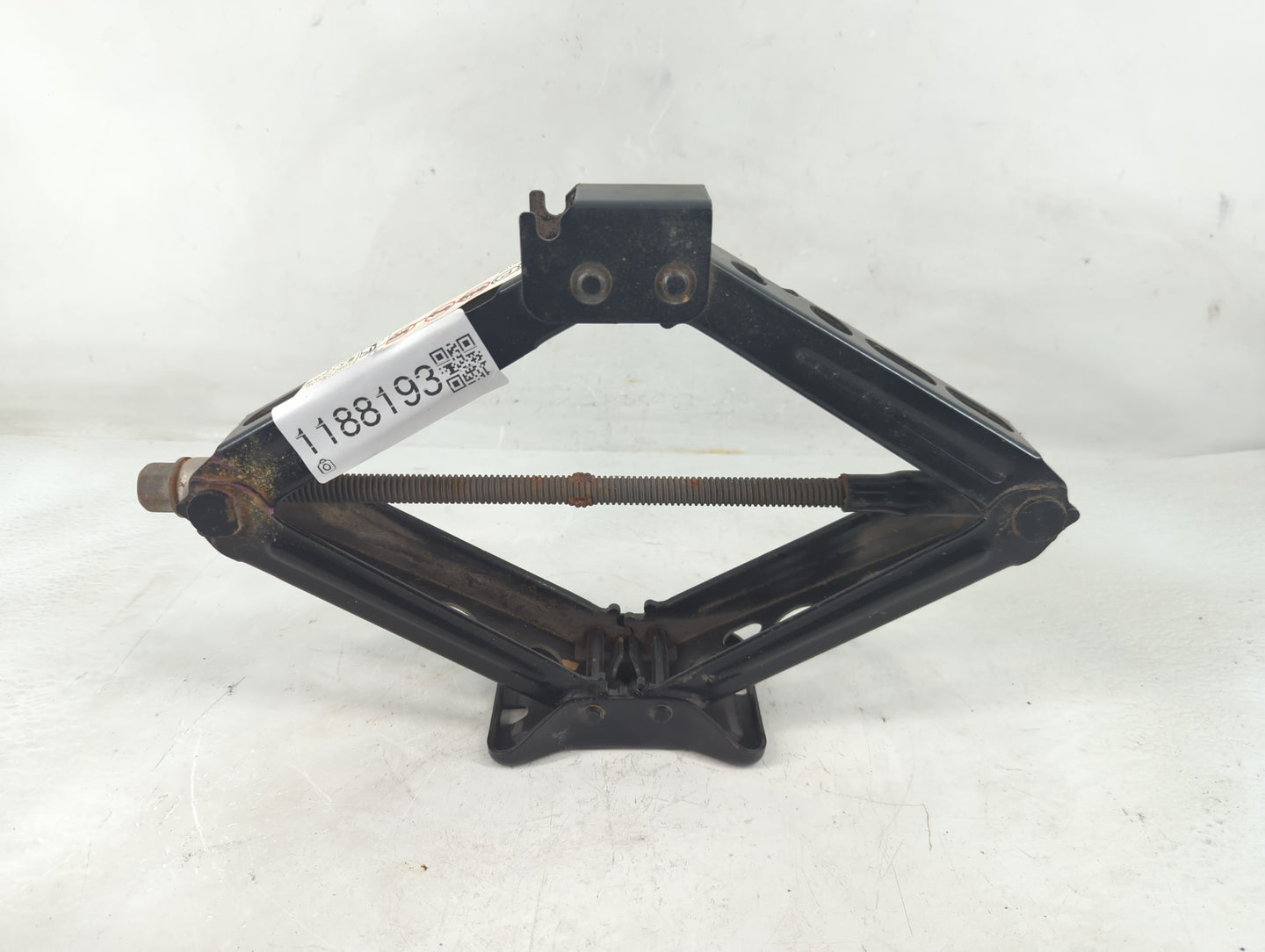 2017 Chevrolet Cruze Spare Scissor Car Jack 1188193 - Oemusedautoparts1.com