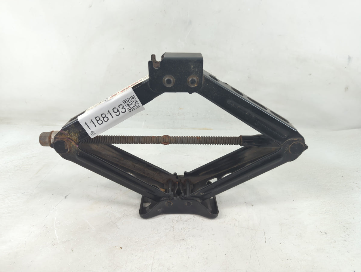 2017 Chevrolet Cruze Spare Scissor Car Jack 1188193 - Oemusedautoparts1.com