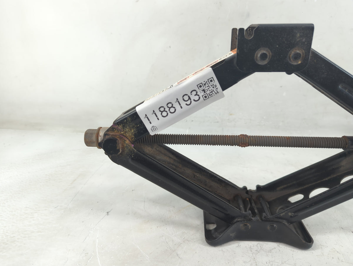 2017 Chevrolet Cruze Spare Scissor Car Jack 1188193 - Oemusedautoparts1.com