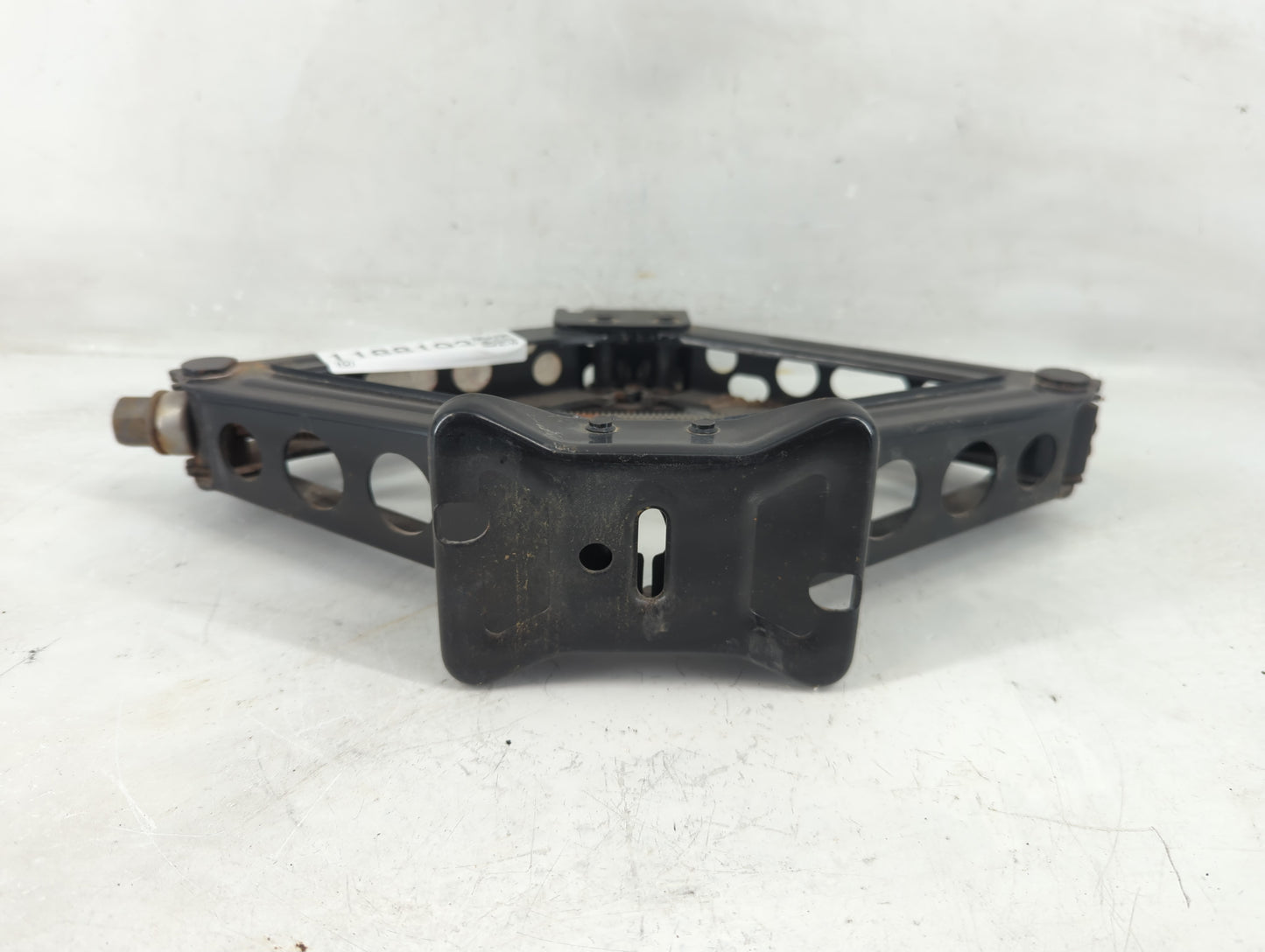 2017 Chevrolet Cruze Spare Scissor Car Jack 1188193 - Oemusedautoparts1.com