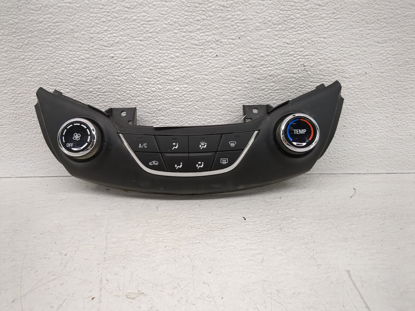 2017 Chevrolet Cruze Climate Control Module Temperature AC/Heater Replacement P/N:39028880 Fits OEM Used Auto Parts - Oemuse