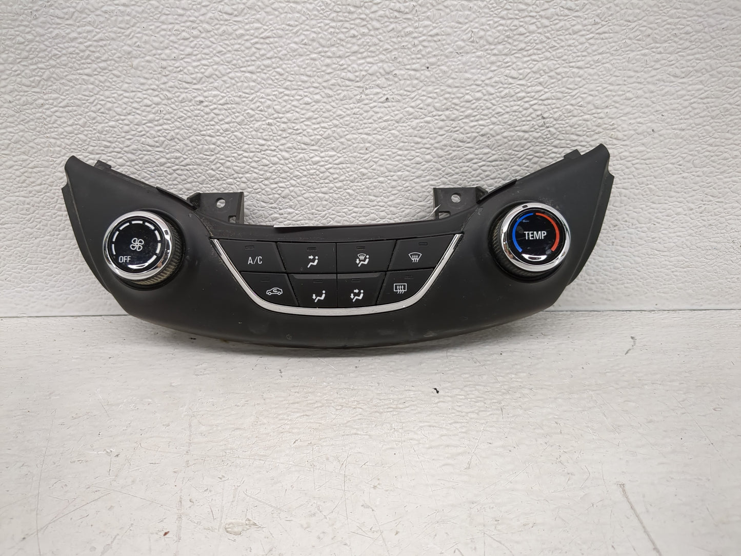 2017 Chevrolet Cruze Climate Control Module Temperature AC/Heater Replacement P/N:39028880 Fits OEM Used Auto Parts - Oemuse