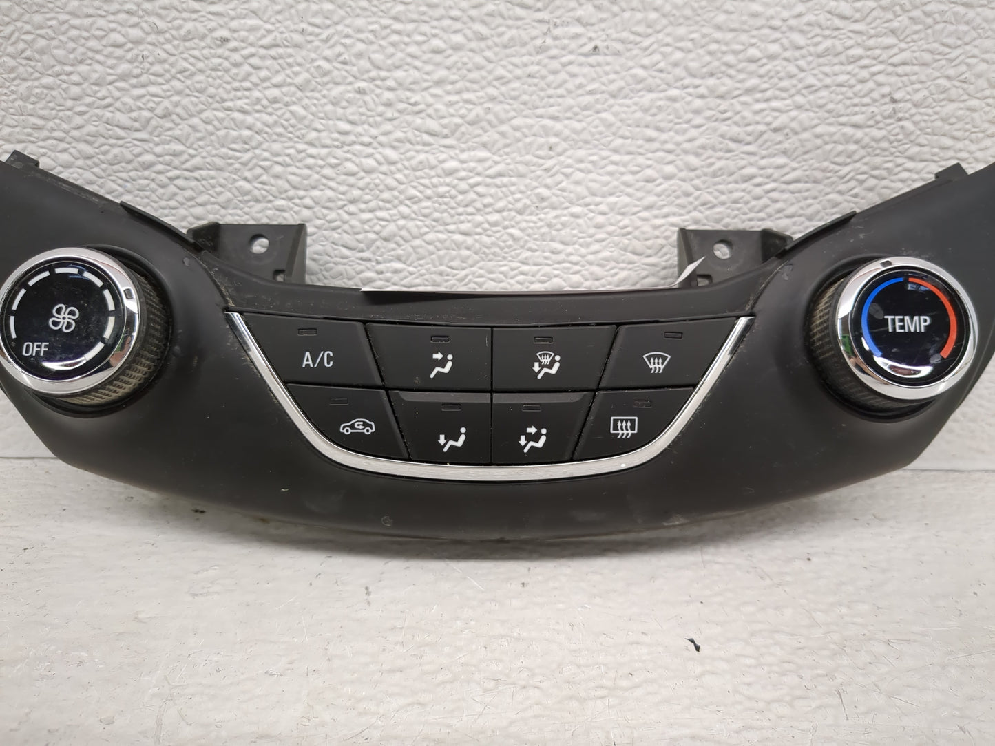 2017 Chevrolet Cruze Climate Control Module Temperature AC/Heater Replacement P/N:39028880 Fits OEM Used Auto Parts - Oemuse