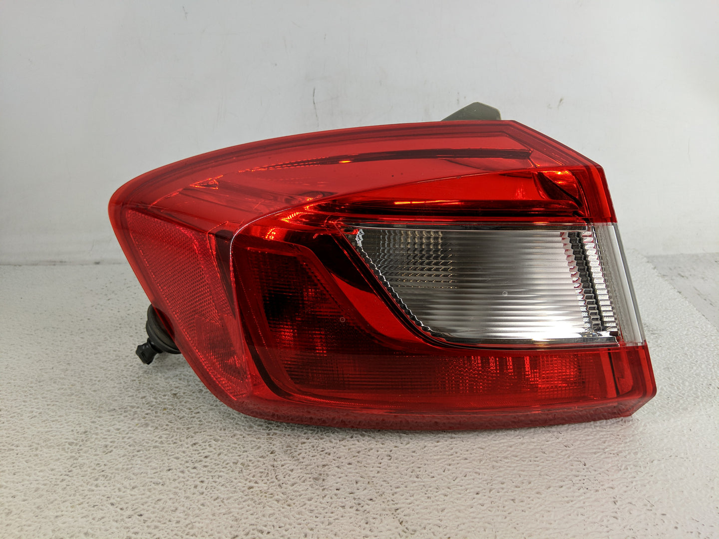 2017 Chevrolet Cruze Tail Light Assembly Passenger Right OEM P/N:84078120 Fits OEM Used Auto Parts - Oemusedautoparts1.com