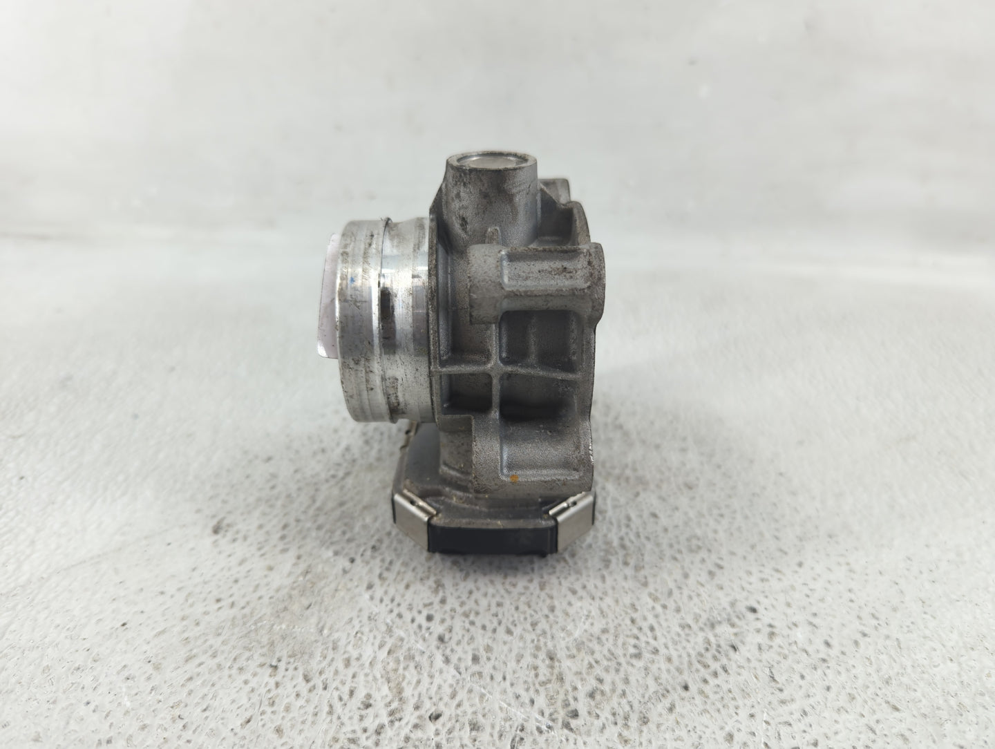 2017-2019 Chevrolet Cruze Throttle Body P/N:12671379AA Fits Fits 2016 2017 2018 2019 2020 2021 2022 OEM Used Auto Parts - Oe