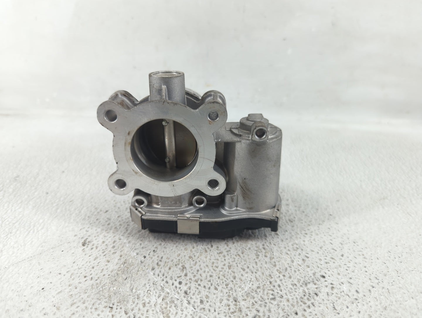 2017-2019 Chevrolet Cruze Throttle Body P/N:12671379AA Fits Fits 2016 2017 2018 2019 2020 2021 2022 OEM Used Auto Parts - Oe