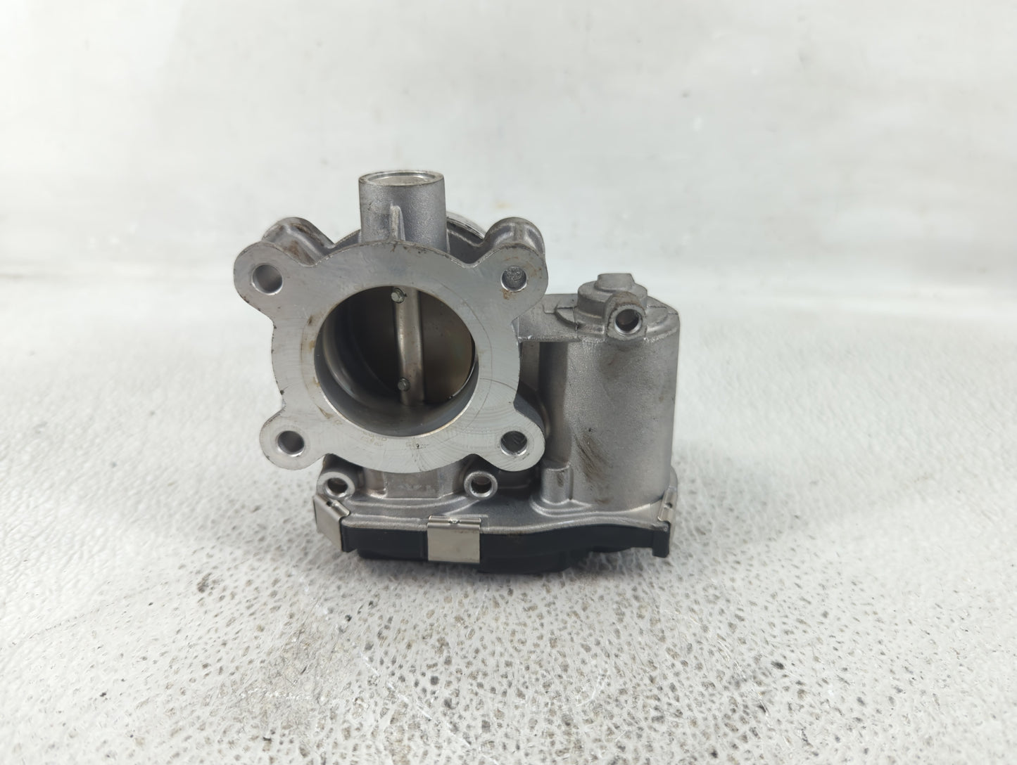 2017-2019 Chevrolet Cruze Throttle Body P/N:12671379AA Fits Fits 2016 2017 2018 2019 2020 2021 2022 OEM Used Auto Parts - Oe