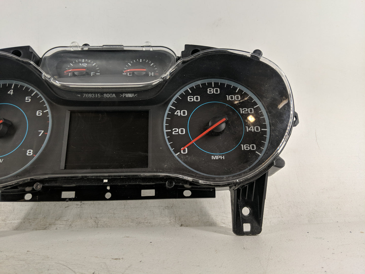 2017-2018 Chevrolet Cruze Instrument Cluster Speedometer Gauges P/N:39084636 Fits Fits 2017 2018 OEM Used Auto Parts - Oemus