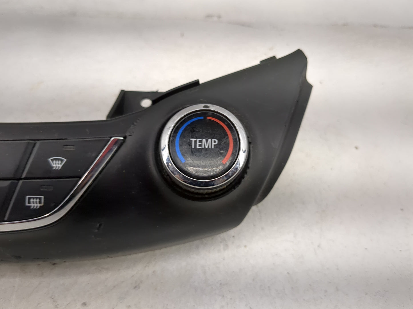 2016-2018 Chevrolet Cruze Climate Control Module Temperature AC/Heater Replacement P/N:39028880 Fits Fits 2016 2017 2018 OEM