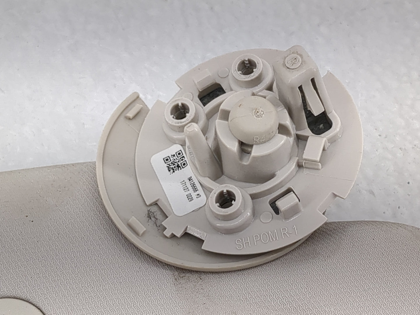 2017-2019 Chevrolet Cruze Sun Visor Shade Replacement Passenger Right Mirror Fits Fits 2017 2018 2019 OEM Used Auto Parts - 