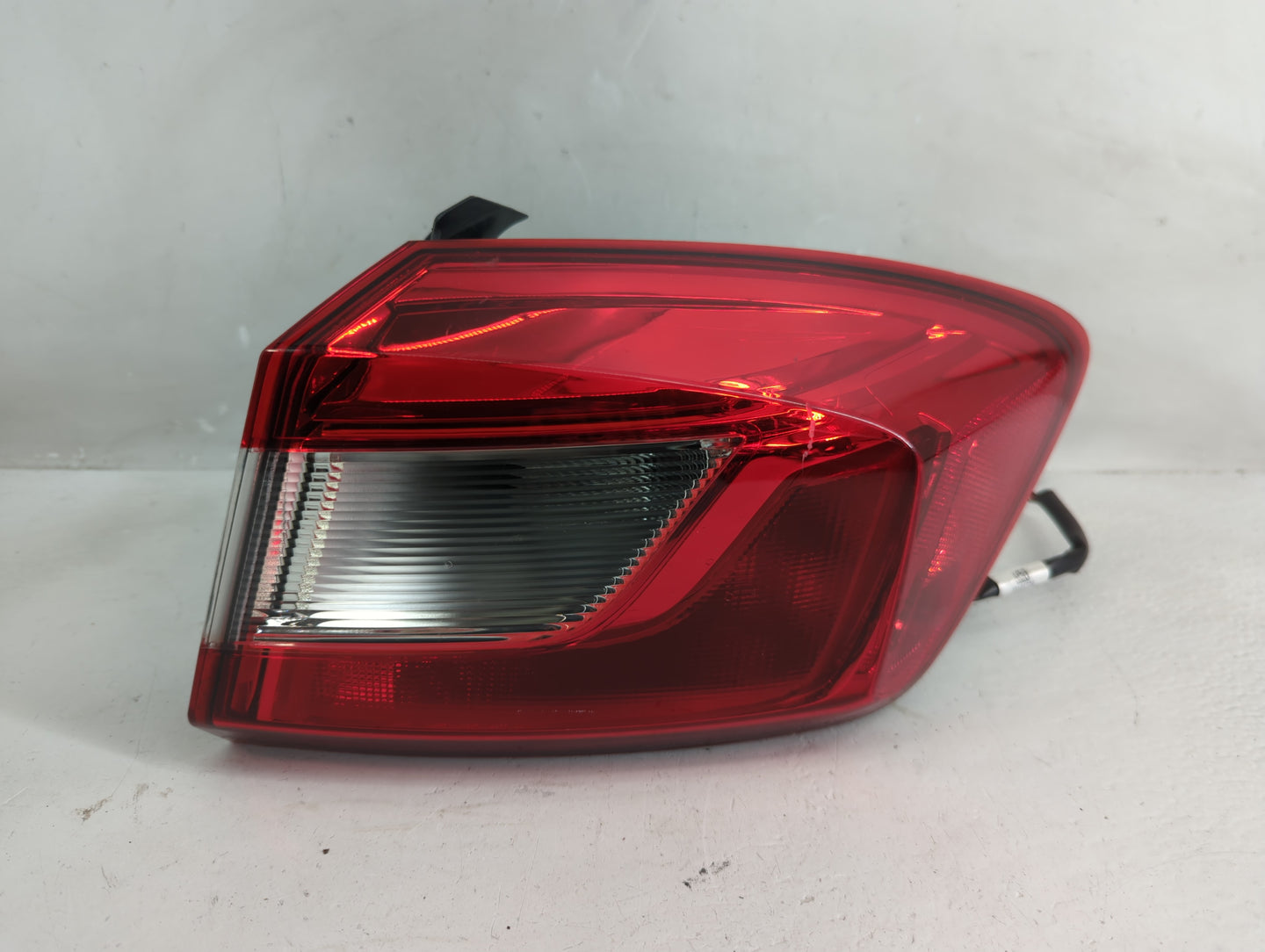 2017 Chevrolet Cruze Tail Light Assembly Passenger Right OEM P/N:84332799 Fits OEM Used Auto Parts - Oemusedautoparts1.com