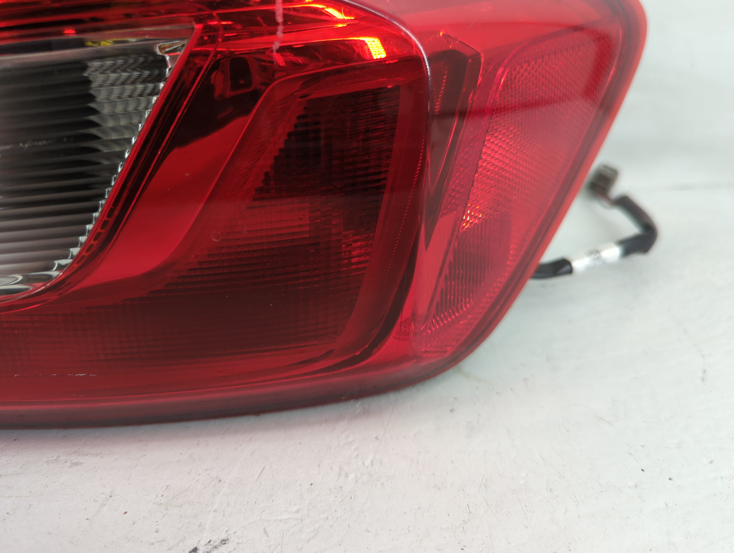 2017 Chevrolet Cruze Tail Light Assembly Passenger Right OEM P/N:84332799 Fits OEM Used Auto Parts - Oemusedautoparts1.com