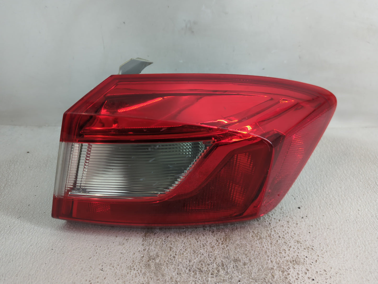2017 Chevrolet Cruze Tail Light Assembly Passenger Right OEM P/N:84078119 Fits OEM Used Auto Parts - Oemusedautoparts1.com