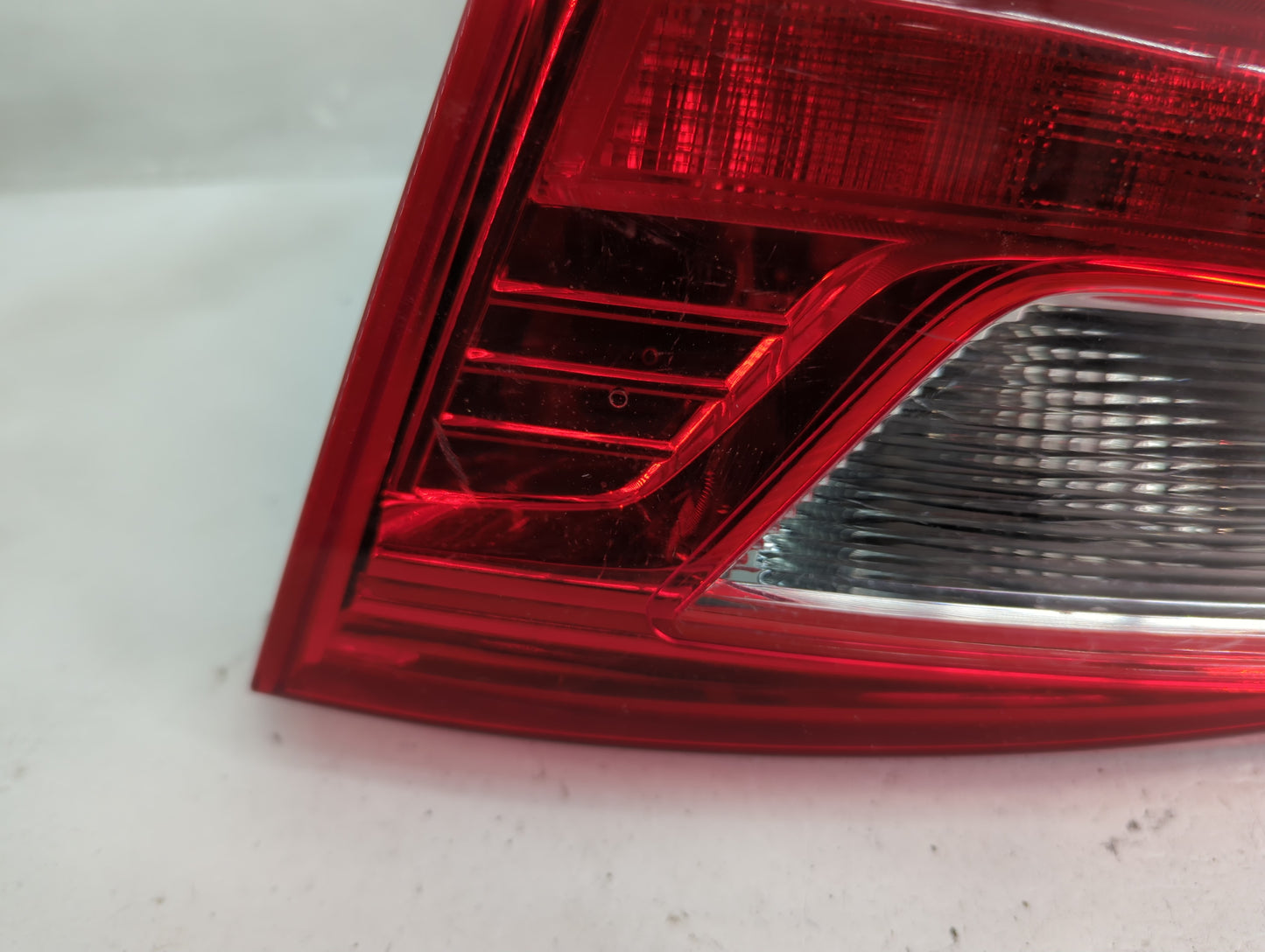 2016-2017 Chevrolet Cruze Tail Light Assembly Passenger Right OEM P/N:84075815 Fits Fits 2016 2017 OEM Used Auto Parts - Oem