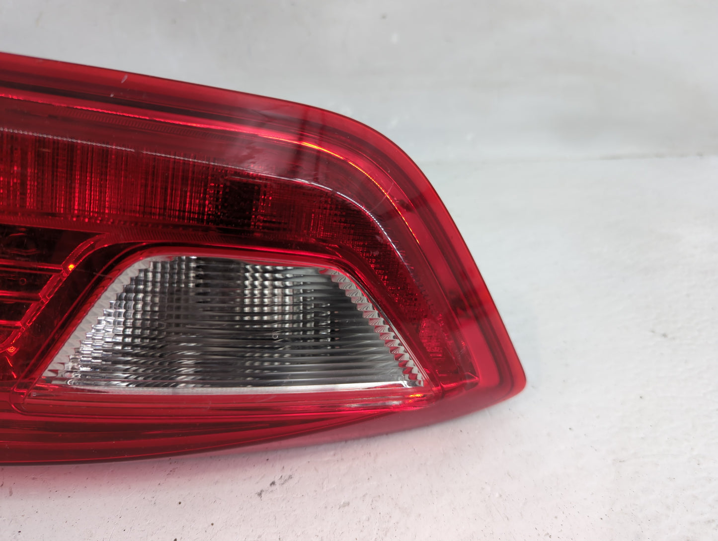 2016-2017 Chevrolet Cruze Tail Light Assembly Passenger Right OEM P/N:84075815 Fits Fits 2016 2017 OEM Used Auto Parts - Oem