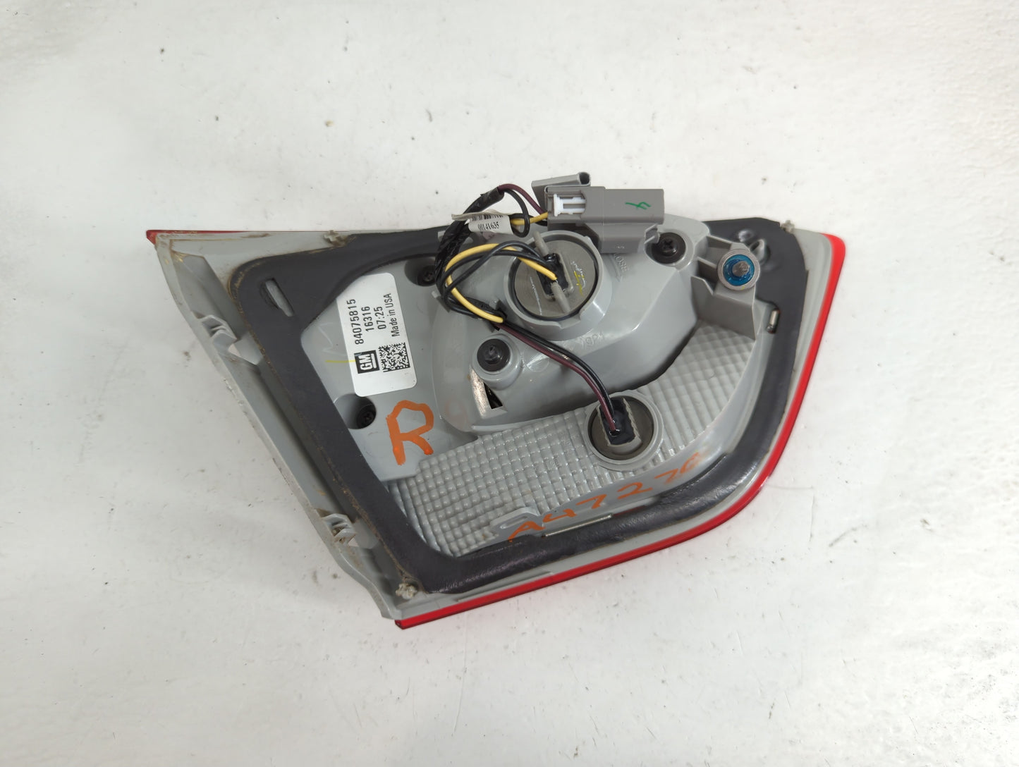 2016-2017 Chevrolet Cruze Tail Light Assembly Passenger Right OEM P/N:84075815 Fits Fits 2016 2017 OEM Used Auto Parts - Oem