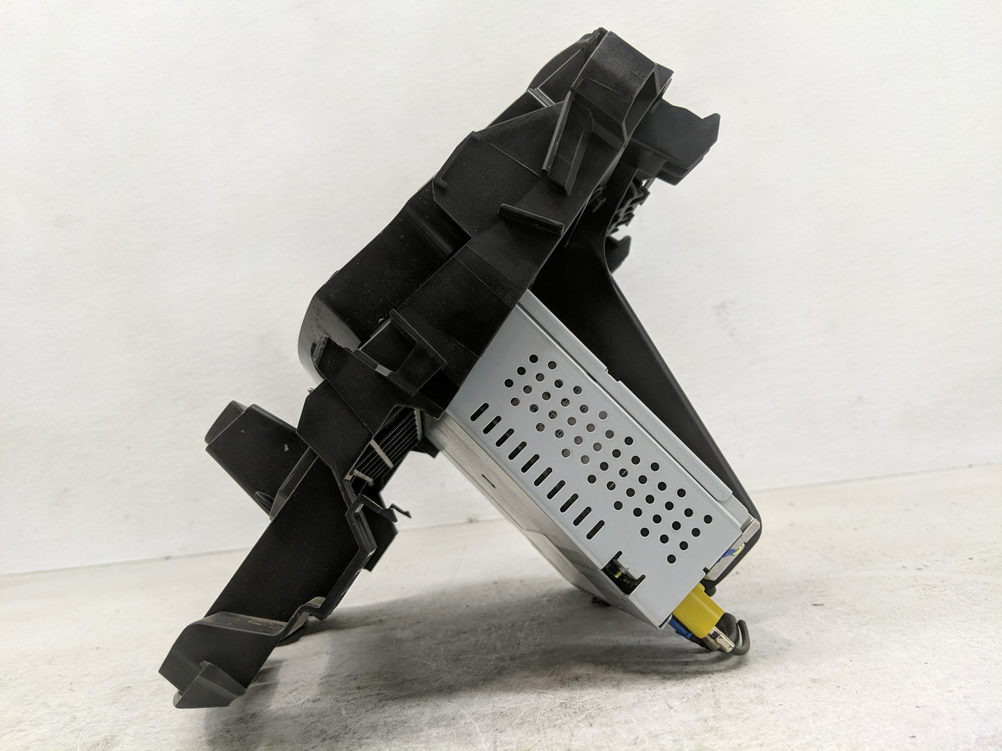 2017 Chevrolet Cruze Radio AM FM Cd Player Receiver Replacement Fits OEM Used Auto Parts - Oemusedautoparts1.com