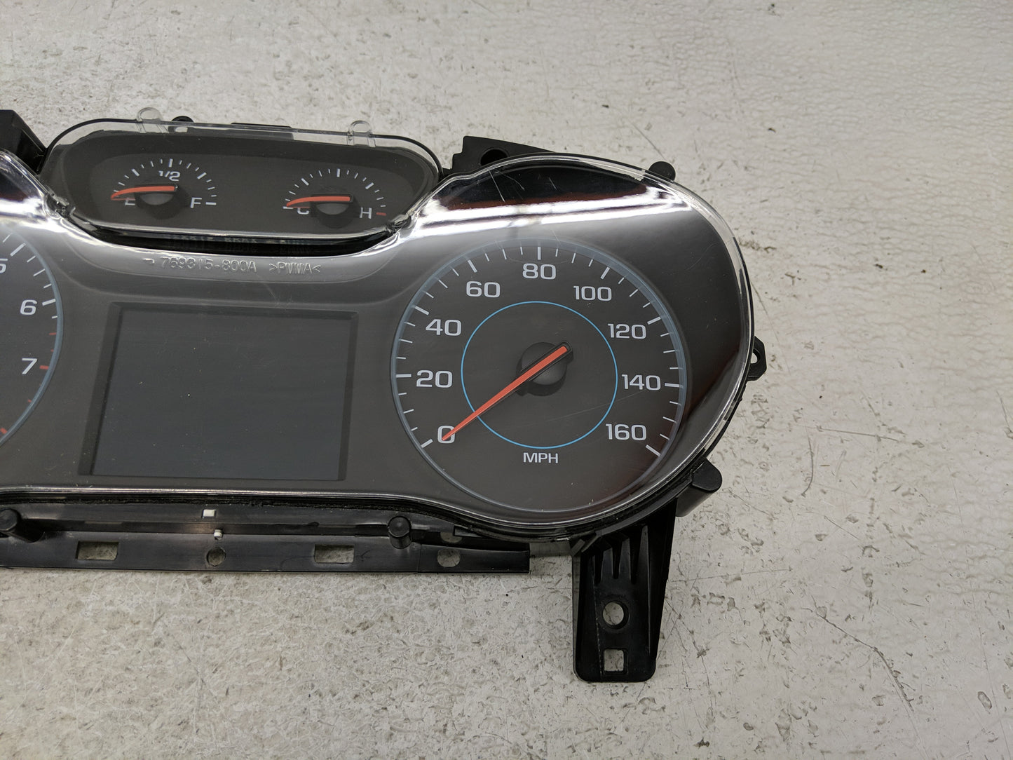2017-2018 Chevrolet Cruze Instrument Cluster Speedometer Gauges P/N:39084636 Fits Fits 2017 2018 OEM Used Auto Parts - Oemus
