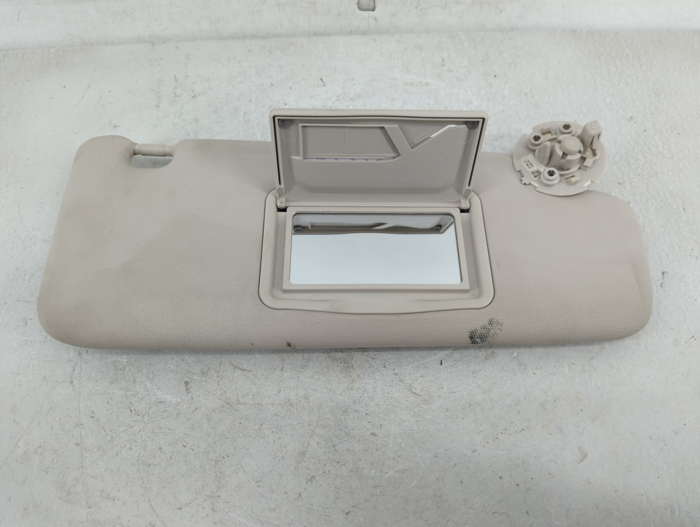 2017-2019 Chevrolet Cruze Sun Visor Shade Replacement Passenger Right Mirror Fits Fits 2017 2018 2019 OEM Used Auto Parts - 