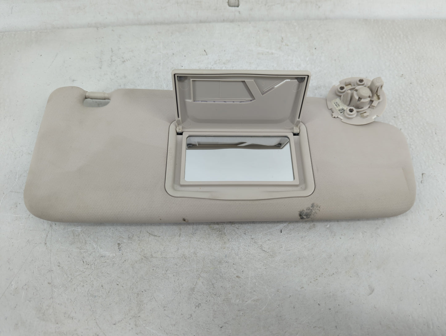 2017-2019 Chevrolet Cruze Sun Visor Shade Replacement Passenger Right Mirror Fits Fits 2017 2018 2019 OEM Used Auto Parts - 