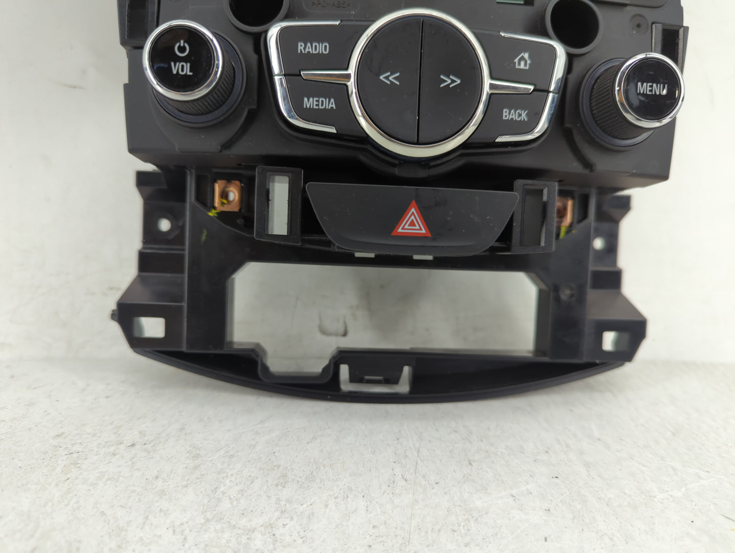 2017-2018 Chevrolet Cruze Radio AM FM Cd Player Receiver Replacement P/N:39028874 Fits Fits 2017 2018 OEM Used Auto Parts - 