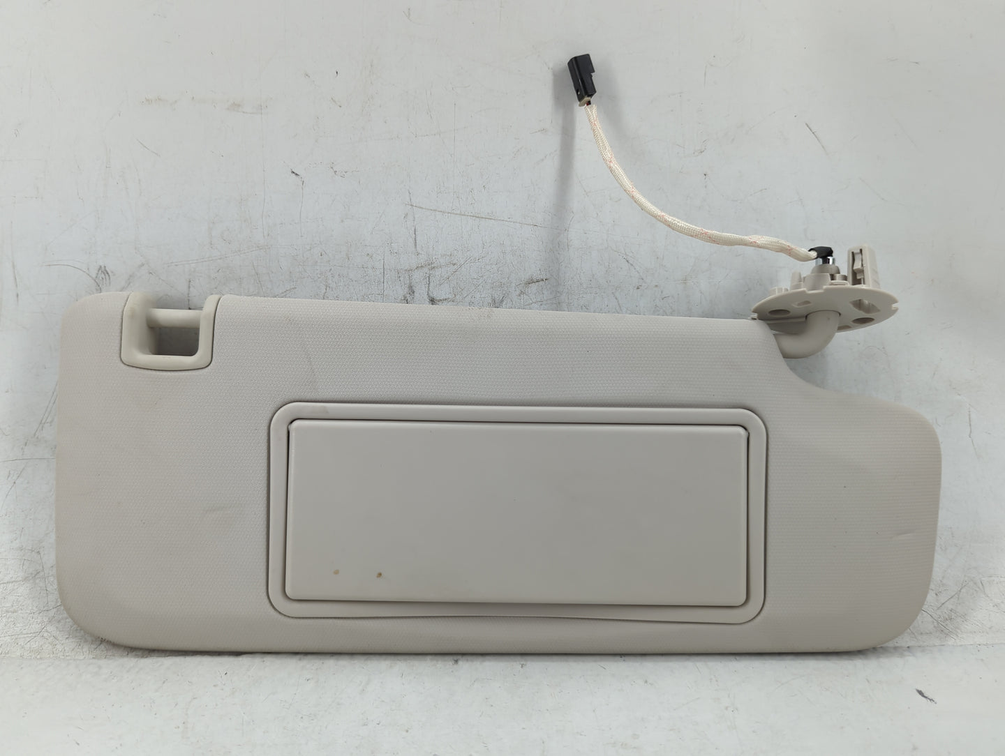 2017-2019 Chevrolet Cruze Sun Visor Shade Replacement Passenger Right Mirror Fits Fits 2017 2018 2019 OEM Used Auto Parts - 