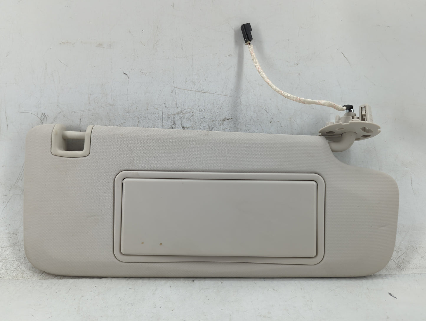 2017-2019 Chevrolet Cruze Sun Visor Shade Replacement Passenger Right Mirror Fits Fits 2017 2018 2019 OEM Used Auto Parts - 
