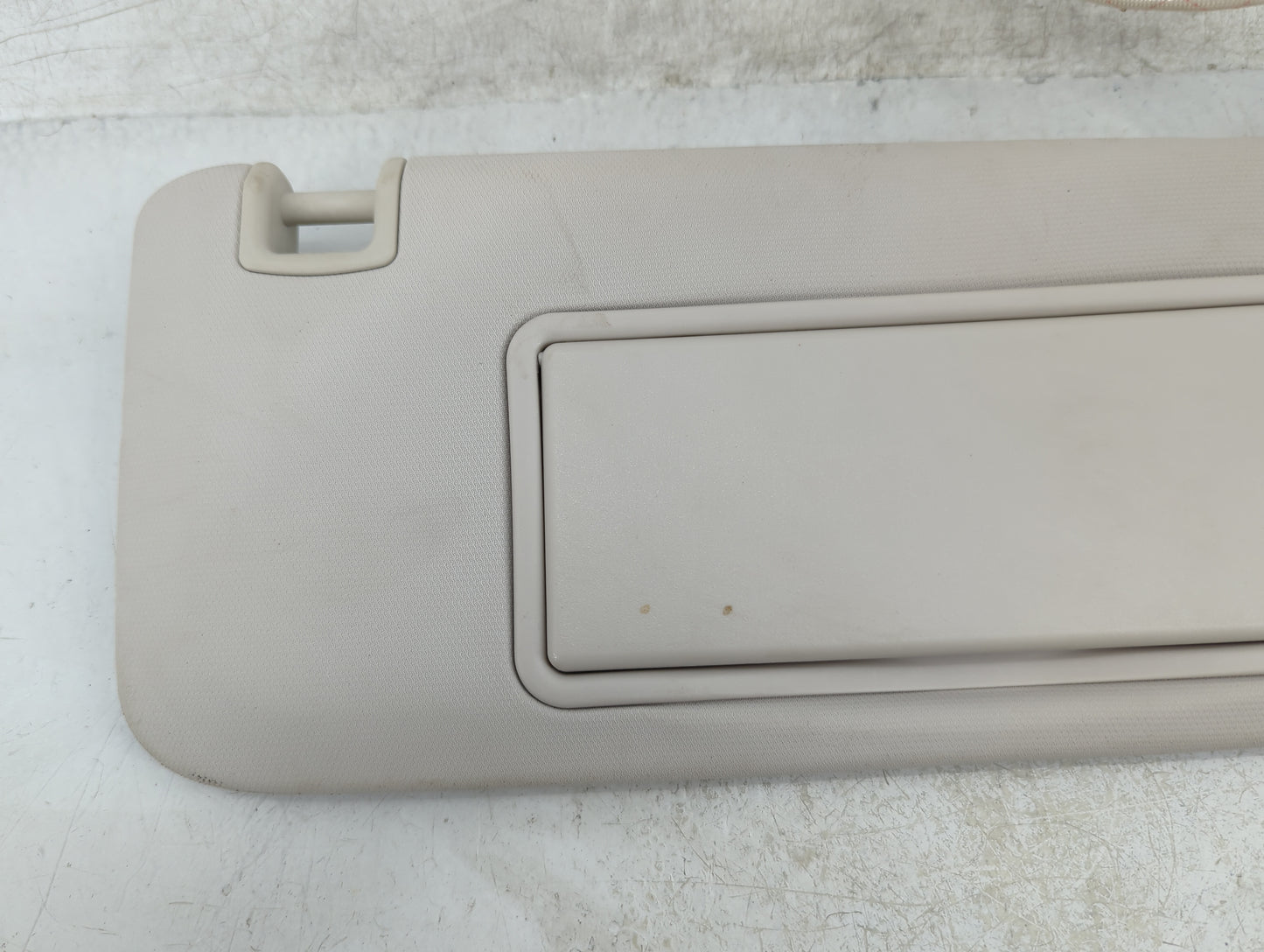 2017-2019 Chevrolet Cruze Sun Visor Shade Replacement Passenger Right Mirror Fits Fits 2017 2018 2019 OEM Used Auto Parts - 